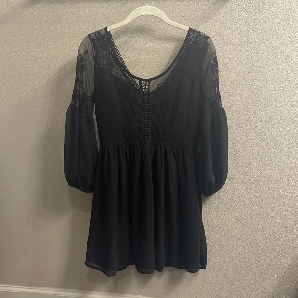 S black lacy quarter sleeve forever 21 dress
